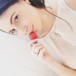 Сочная попка хочет получить шлепков от Папочки! Девушка ищет мужчину